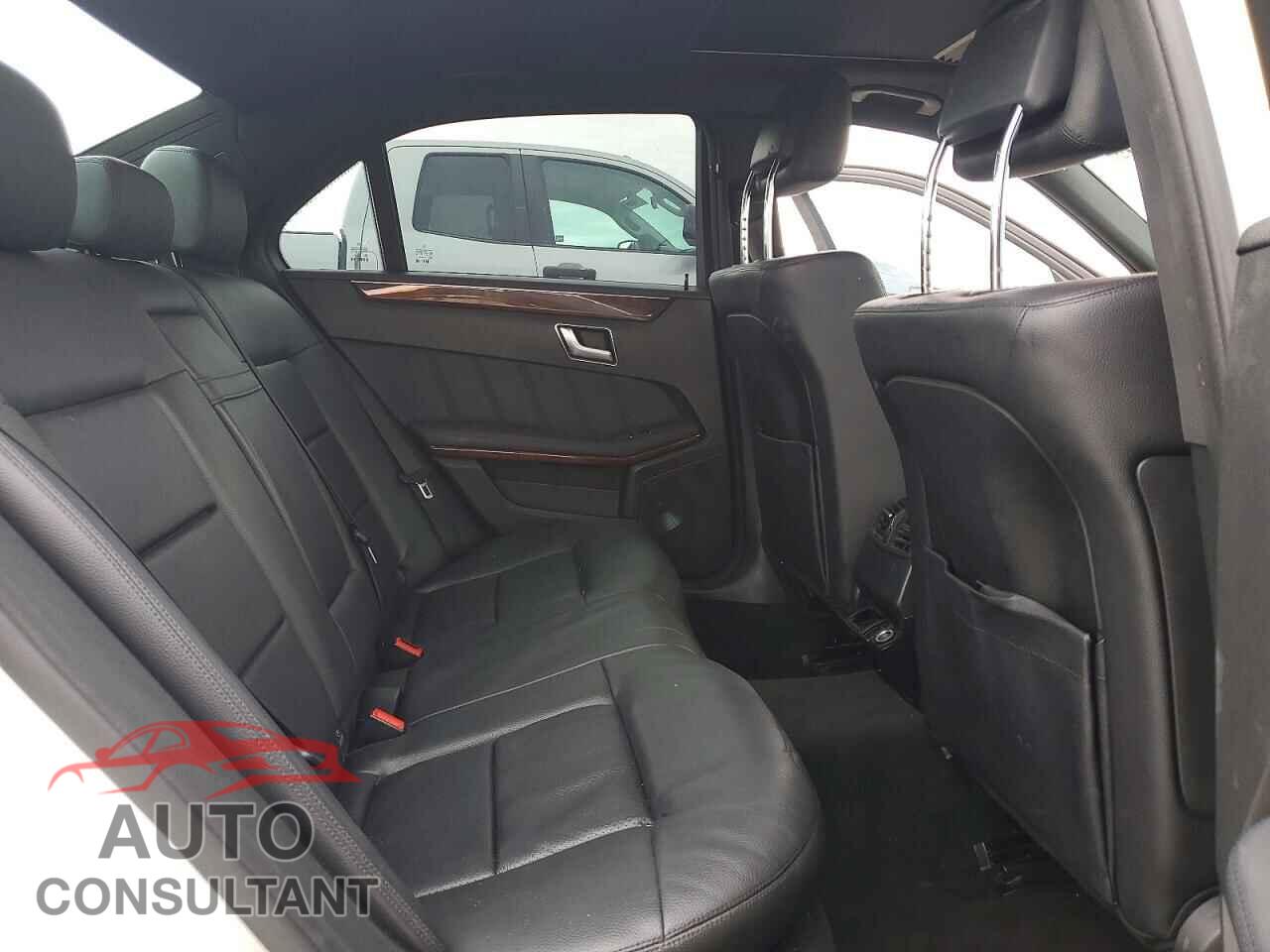 MERCEDES-BENZ E-CLASS 2012 - WDDHF5KB7CA555660