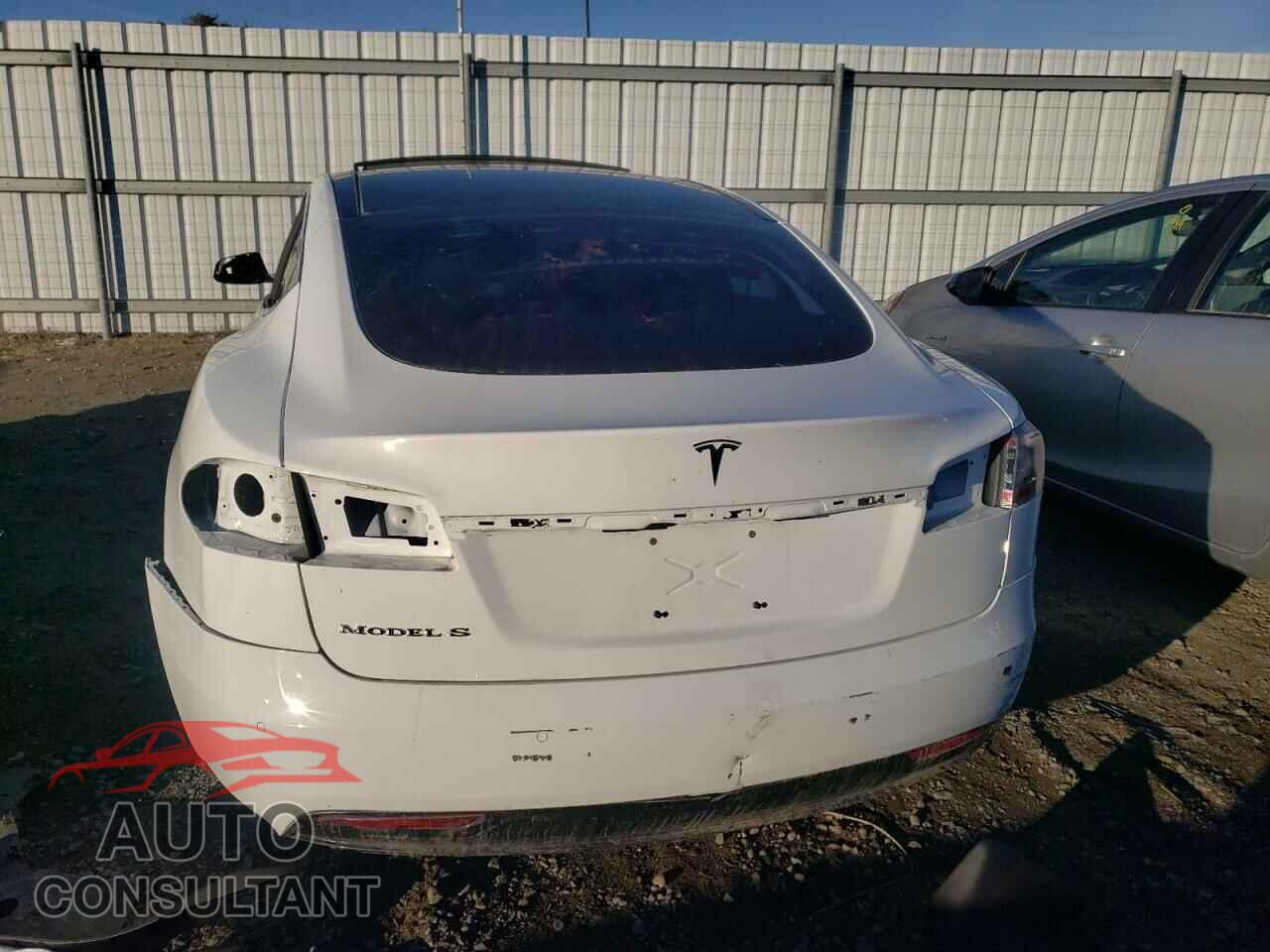 TESLA MODEL S 2016 - 5YJSA1E18GF161639