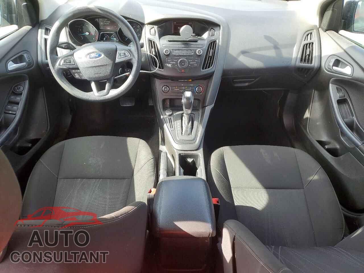 FORD FOCUS 2015 - 1FADP3F22FL319677