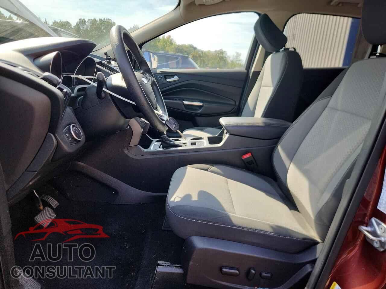 FORD ESCAPE 2018 - 1FMCU9GD0JUC66607