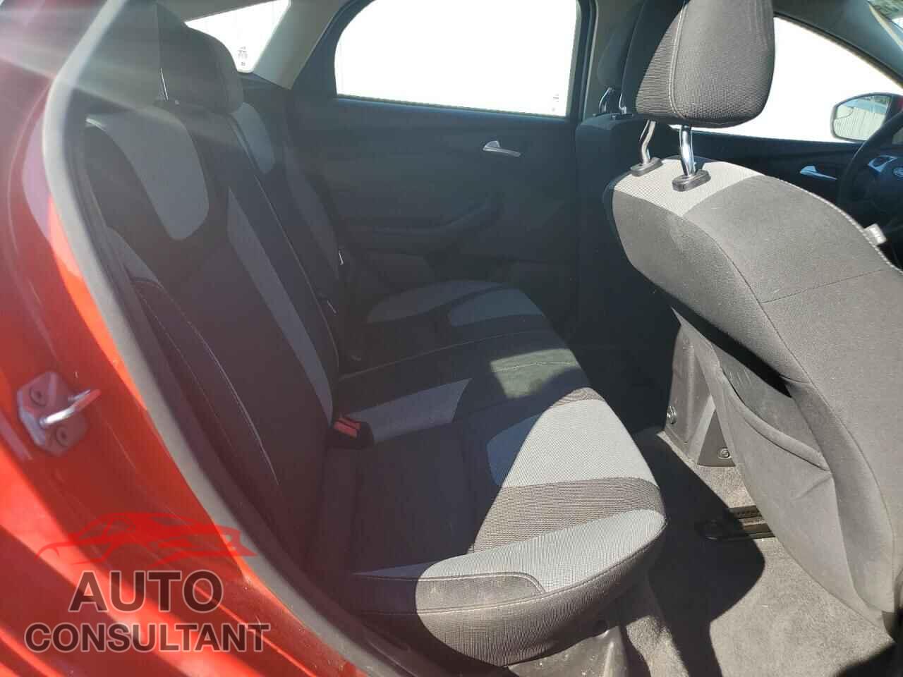 FORD FOCUS 2012 - 1FAHP3K22CL154393