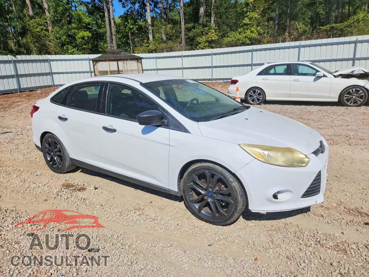 FORD FOCUS 2014 - 1FADP3E22EL357328