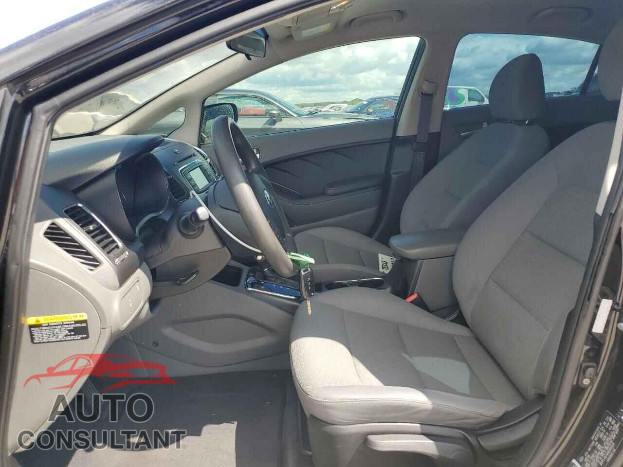 KIA FORTE 2017 - 3KPFL4A74HE056529