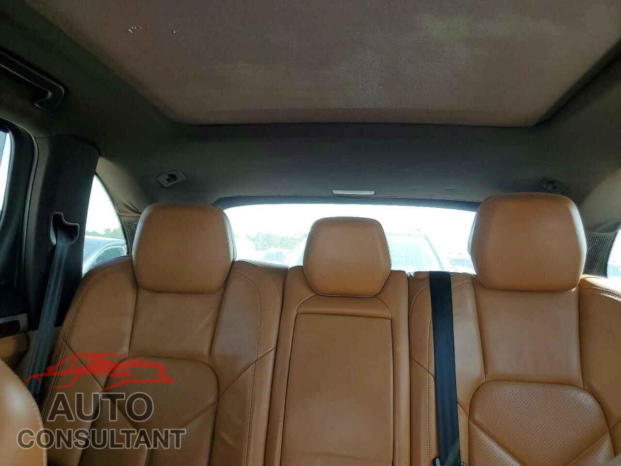 PORSCHE CAYENNE 2011 - WP1AB2A2XBLA53816