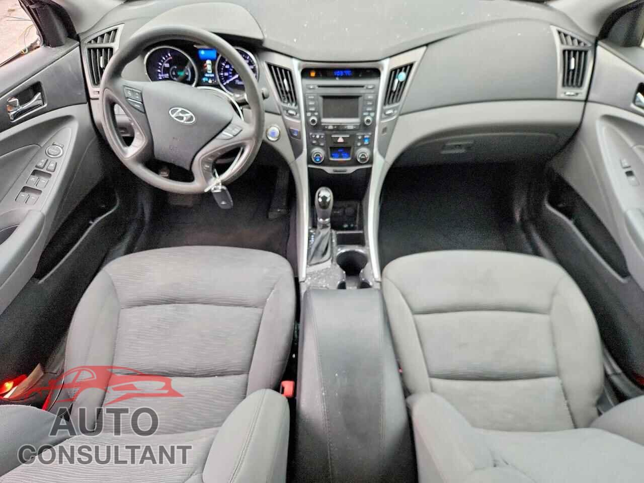 HYUNDAI SONATA 2015 - KMHEC4A49FA130752