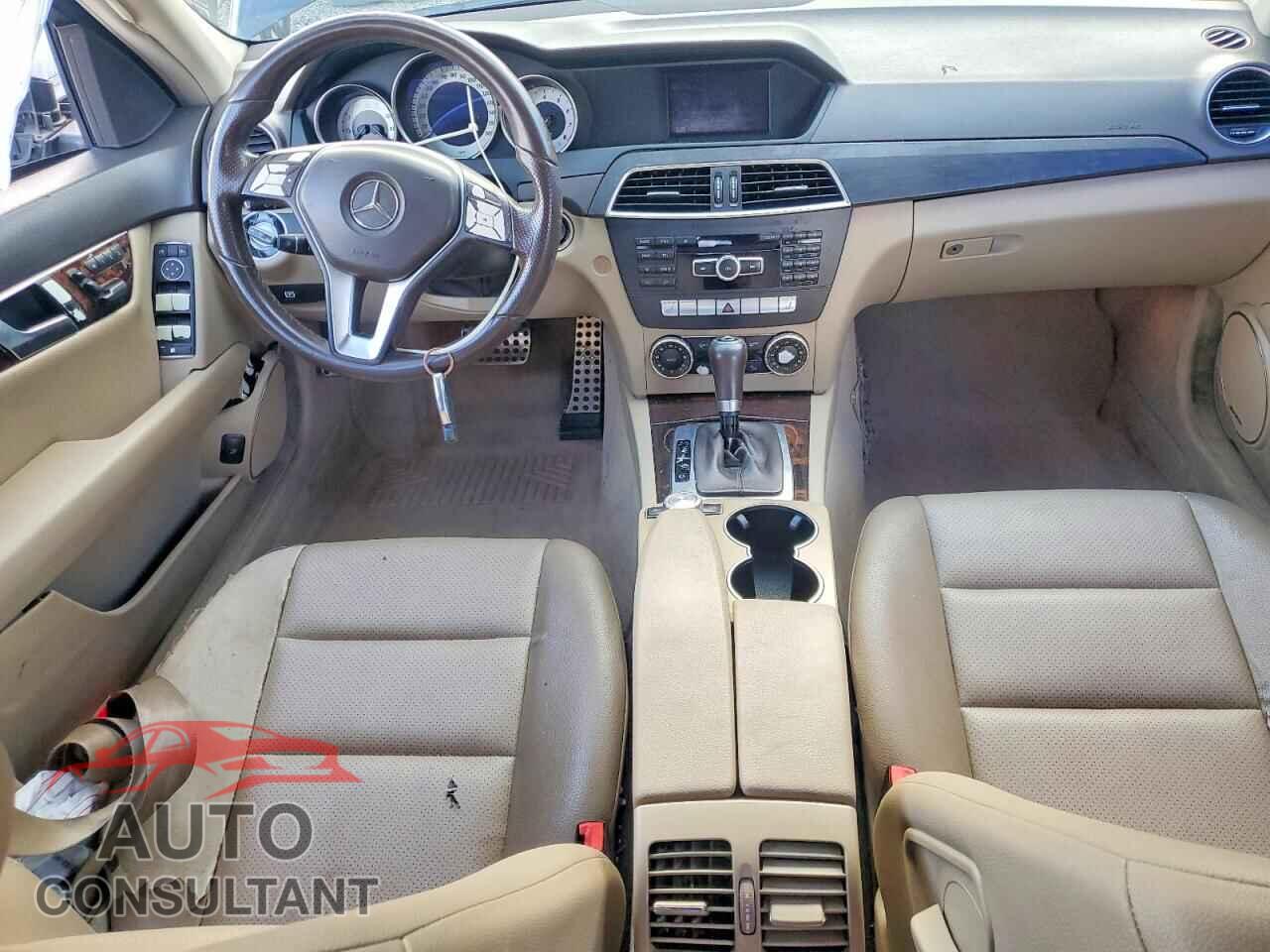 MERCEDES-BENZ C-CLASS 2014 - WDDGF4HB4EA958561