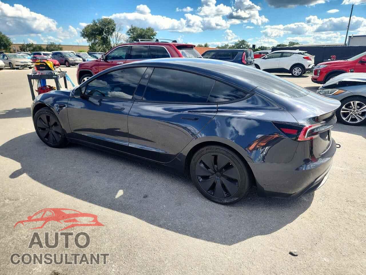 TESLA MODEL 3 2024 - 5YJ3E1EA4RF724147