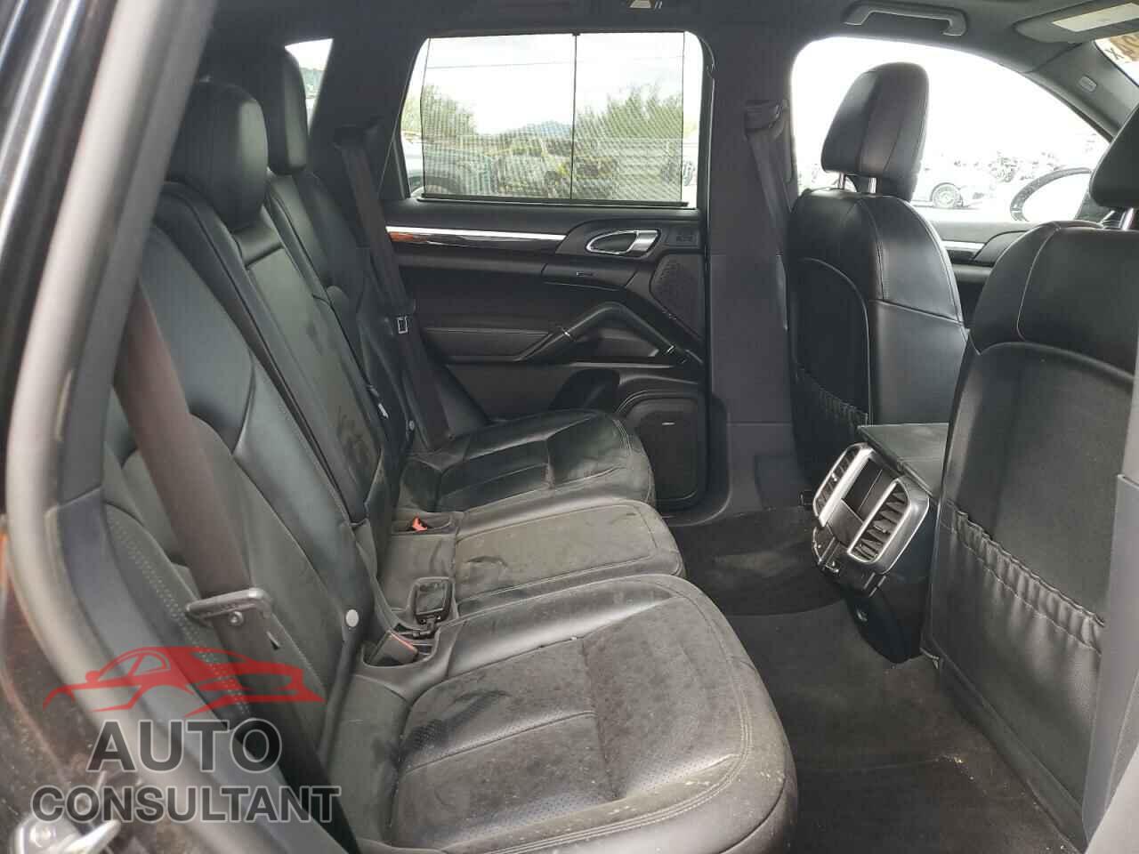 PORSCHE CAYENNE 2018 - WP1AA2A21JKA02566