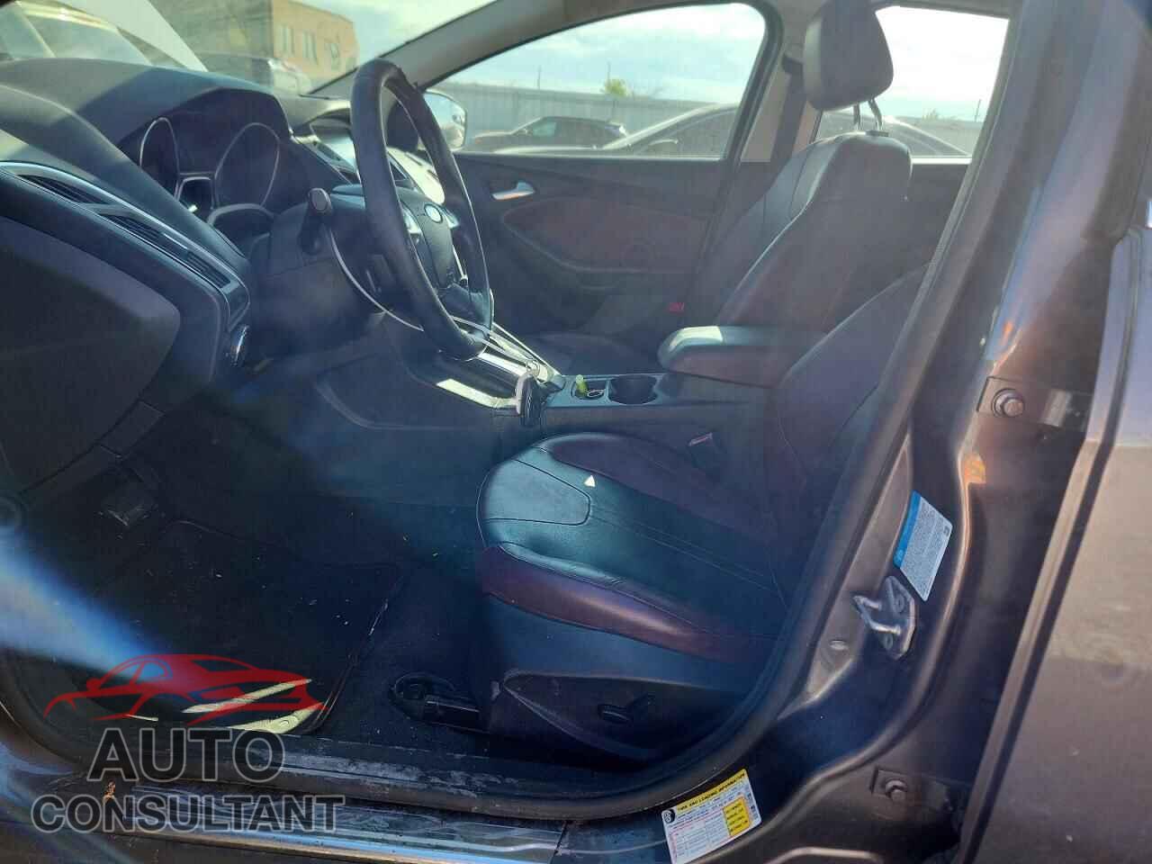 FORD FOCUS 2012 - 1FAHP3N21CL195464