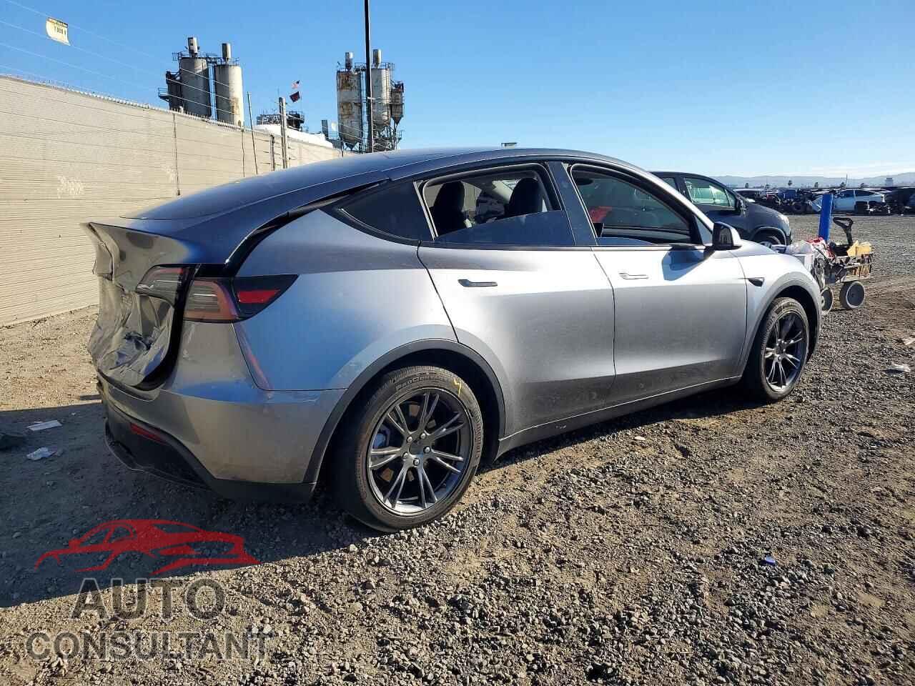 TESLA MODEL Y 2024 - 7SAYGAEE3RF209680