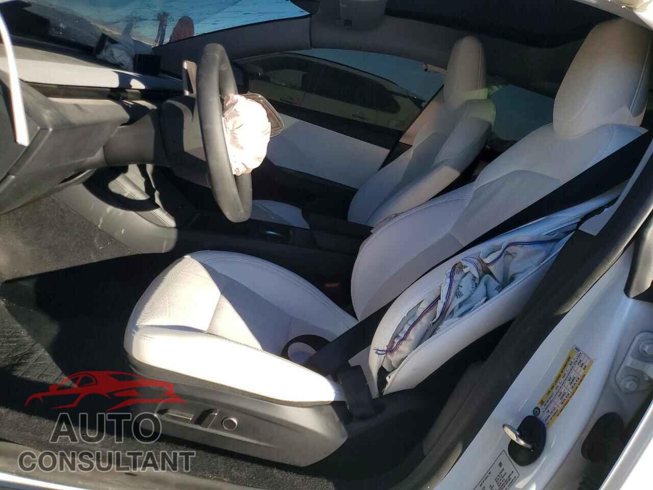 TESLA MODEL 3 2024 - 5YJ3E1EB0RF834752