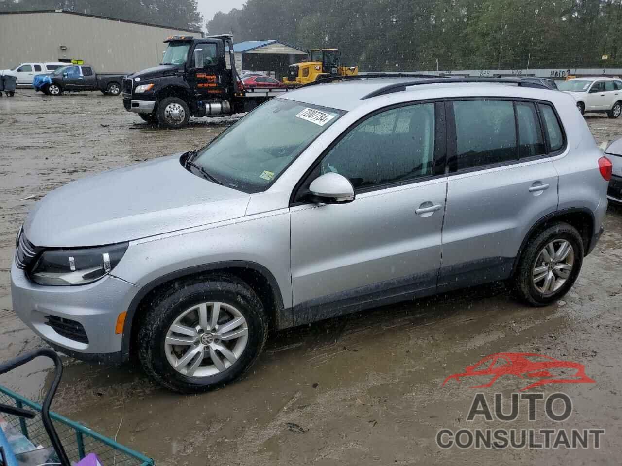 VOLKSWAGEN TIGUAN 2017 - WVGBV7AX8HK025691