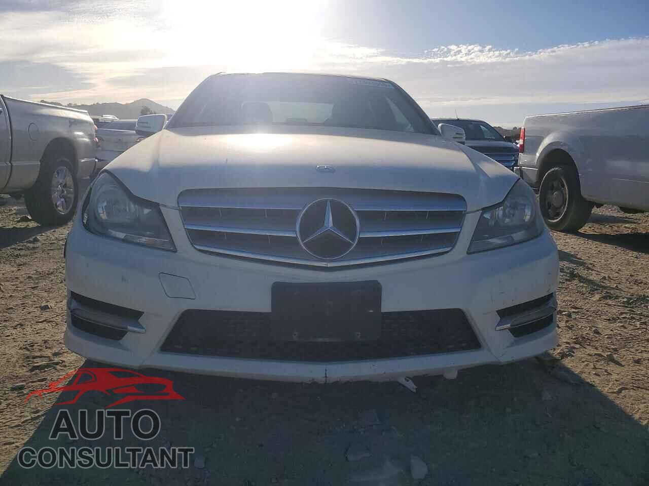 MERCEDES-BENZ C-CLASS 2012 - WDDGF4HB2CA641097