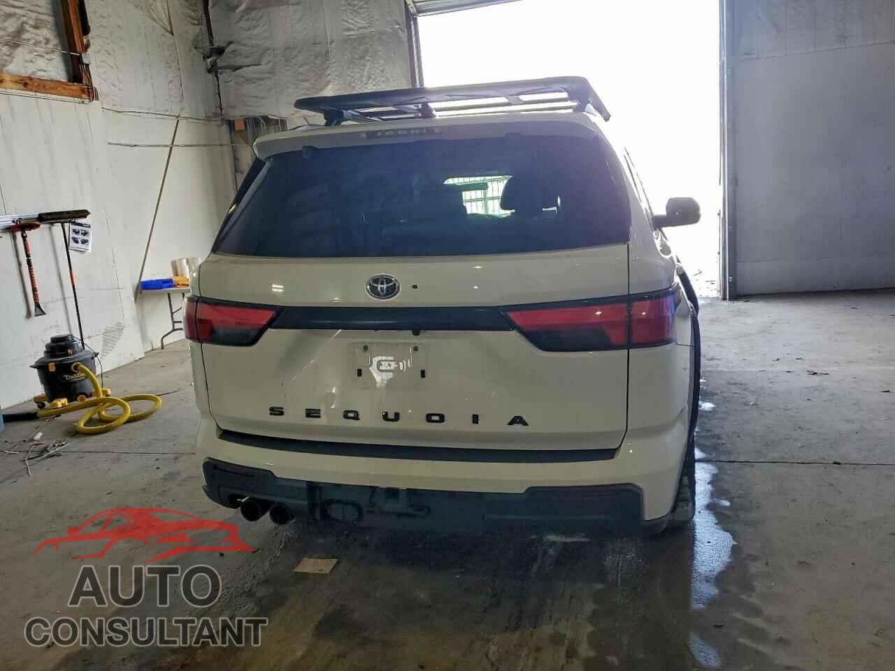 TOYOTA SEQUOIA 2023 - 7SVAAABA2PX009982