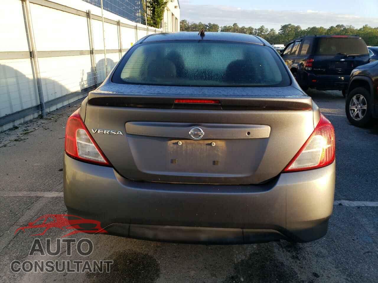 NISSAN VERSA 2017 - 3N1CN7AP3HL810310