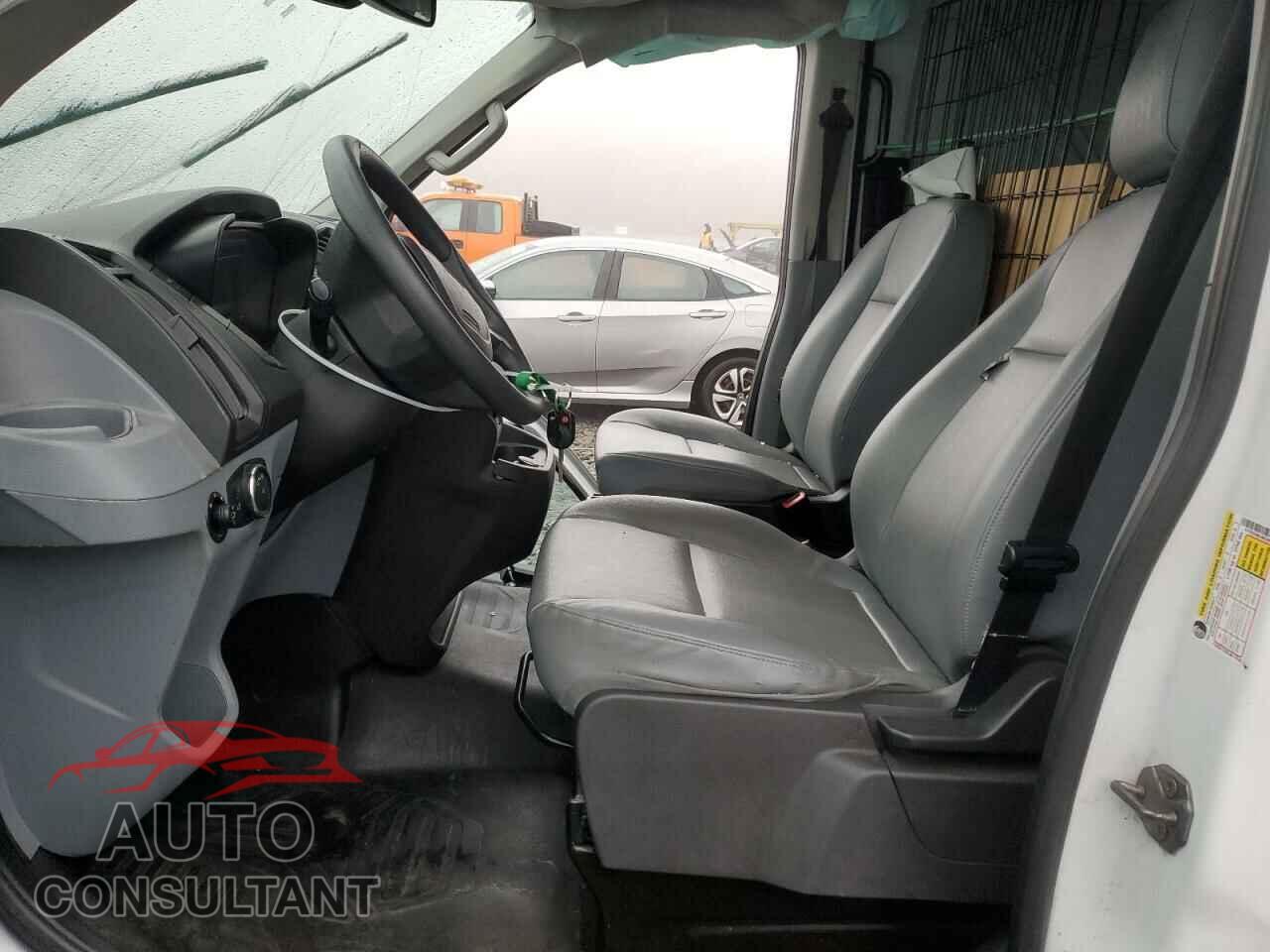 FORD TRANSIT 2018 - 1FTYR2CM5JKB20837