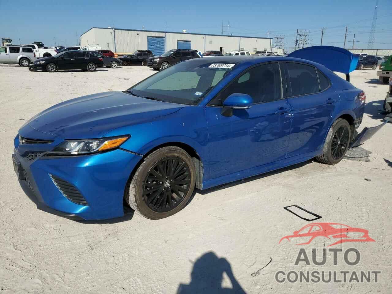 TOYOTA CAMRY 2018 - 4T1B11HK9JU067820