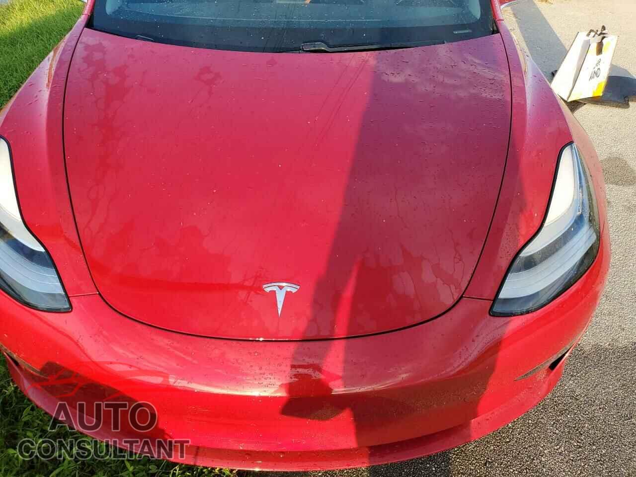 TESLA MODEL 3 2018 - 5YJ3E1EB4JF121583