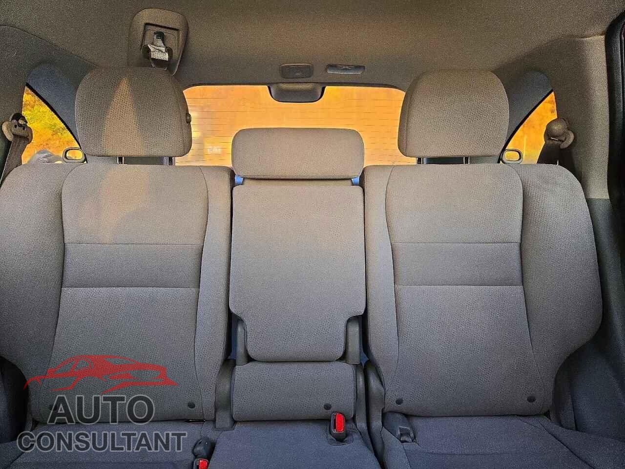 HONDA CRV 2011 - 5J6RE4H40BL058760