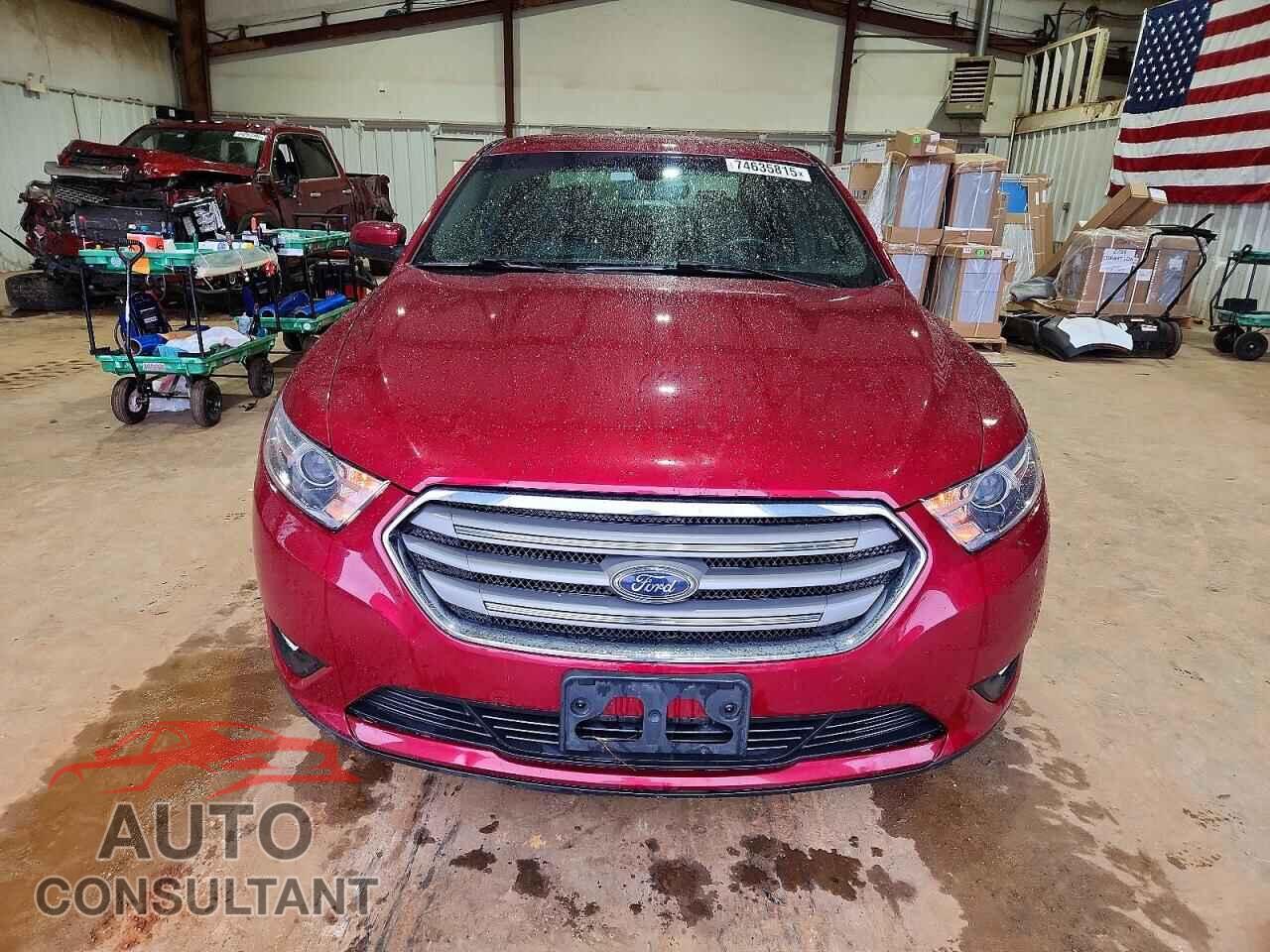 FORD TAURUS 2018 - 1FAHP2E86JG107075