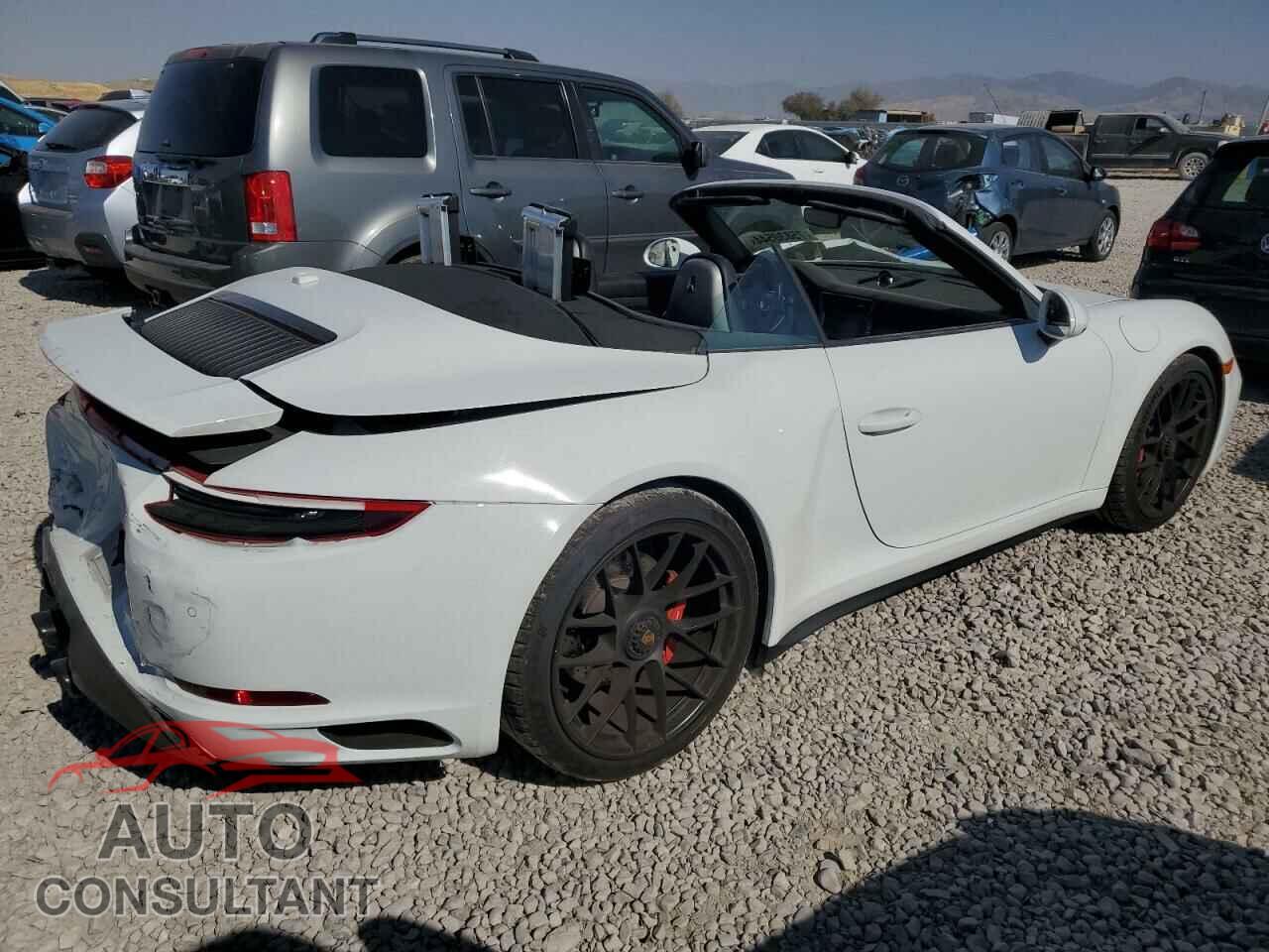 PORSCHE 911 2018 - WP0CB2A94JS147492