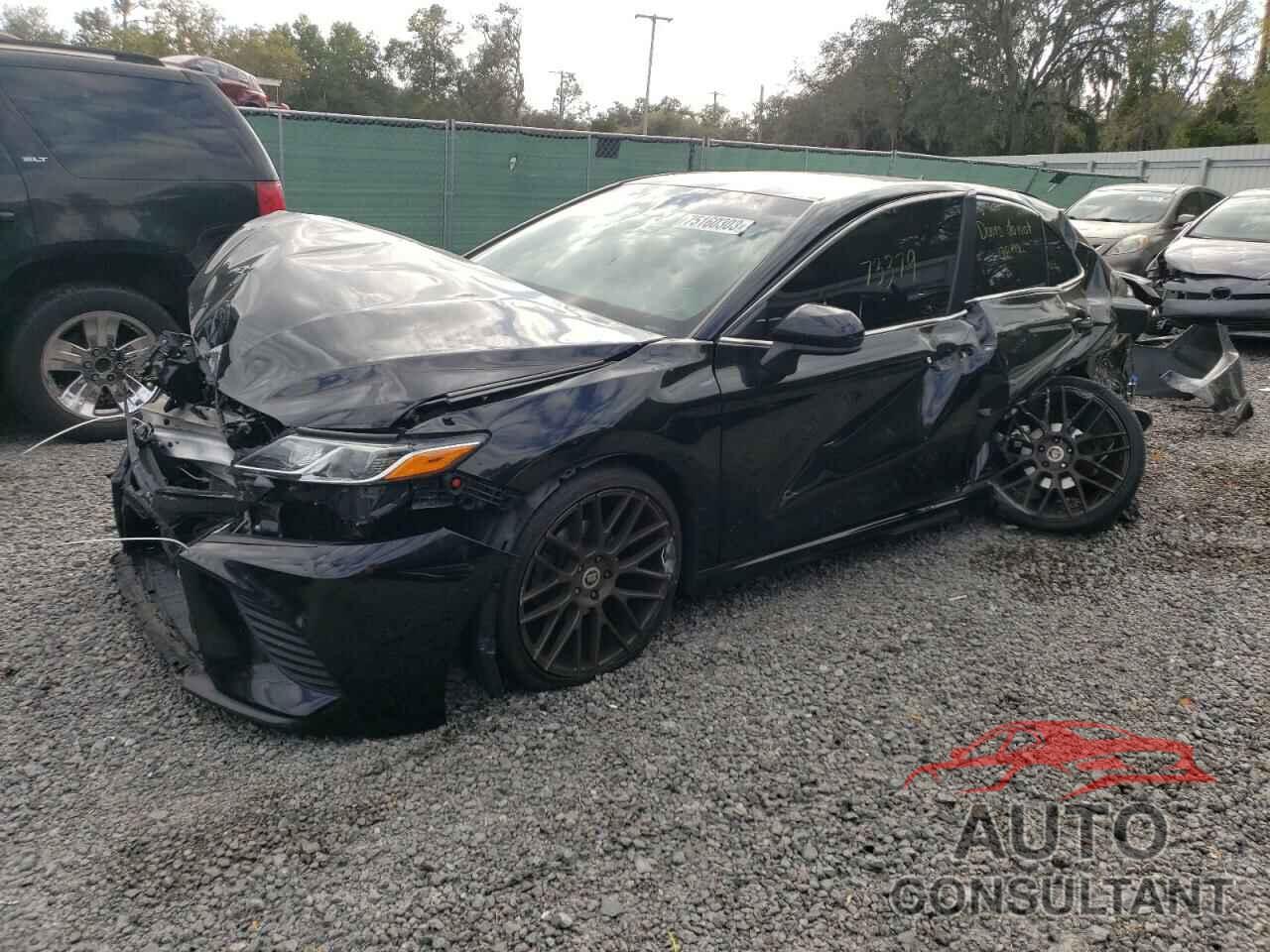TOYOTA CAMRY 2018 - 4T1B11HK9JU633779