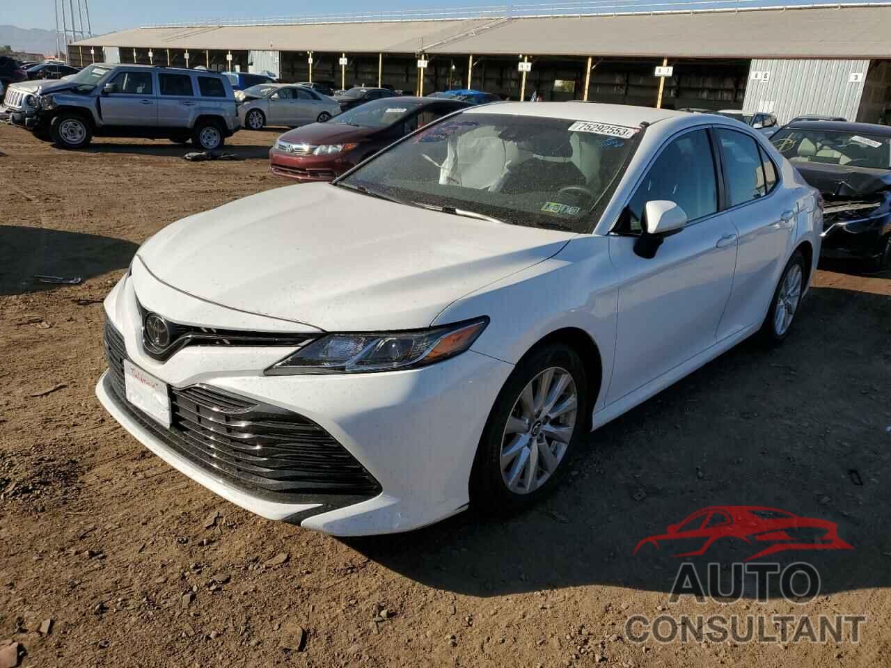 TOYOTA CAMRY 2018 - 4T1B11HK2JU095507