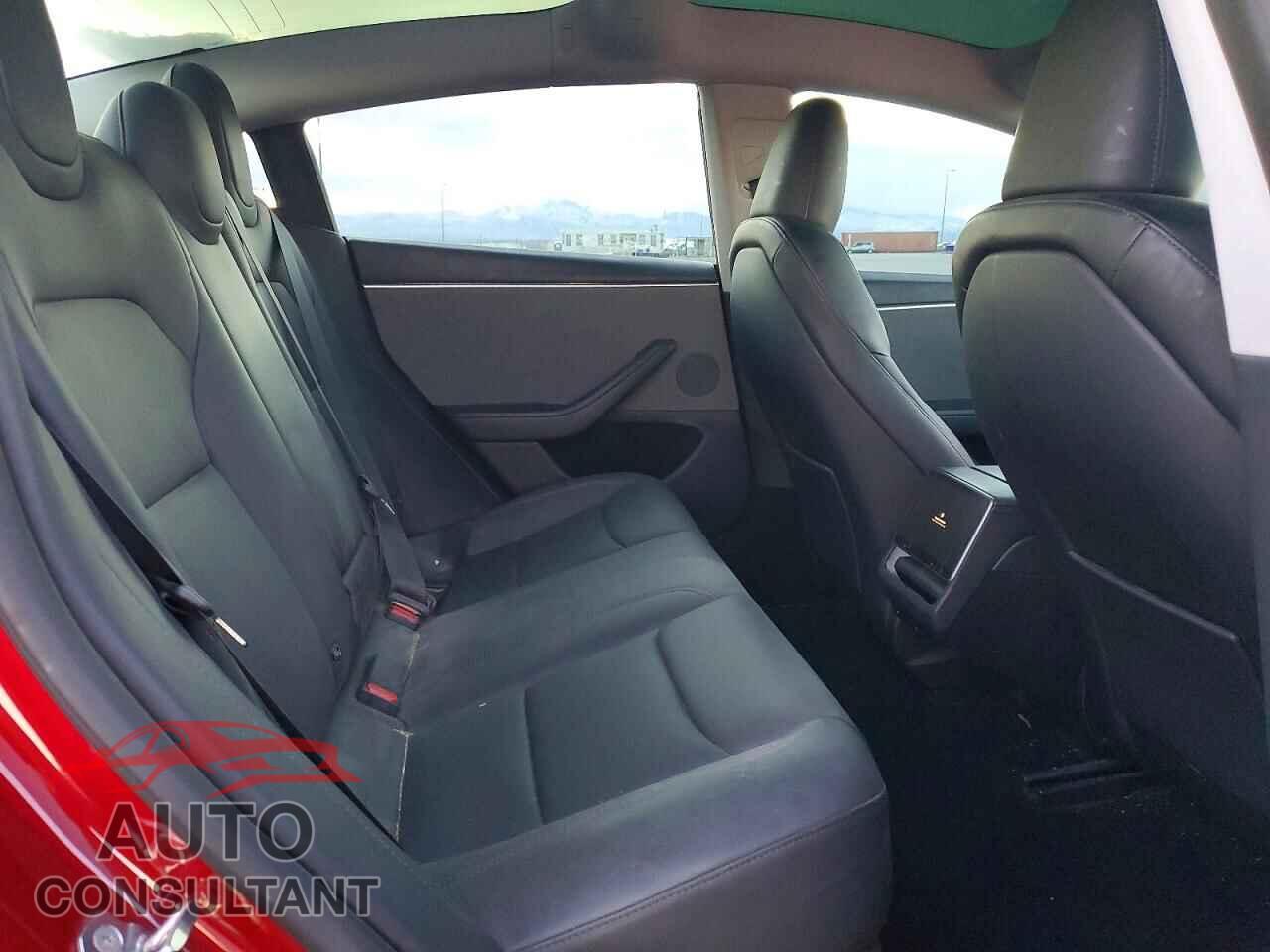 TESLA MODEL 3 2024 - 5YJ3E1EA5RF827366