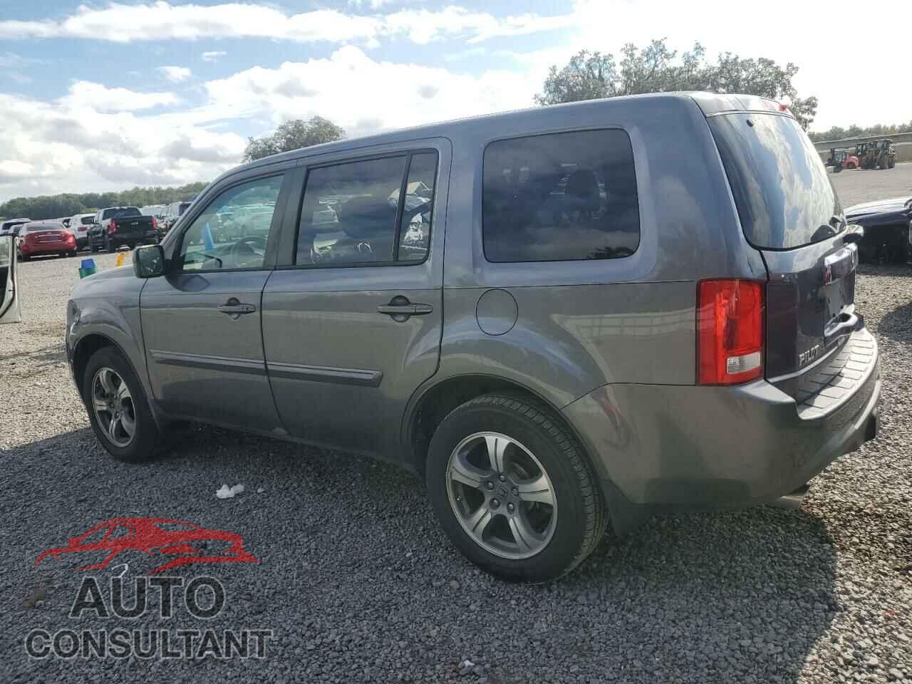 HONDA PILOT 2015 - 5FNYF3H30FB035245