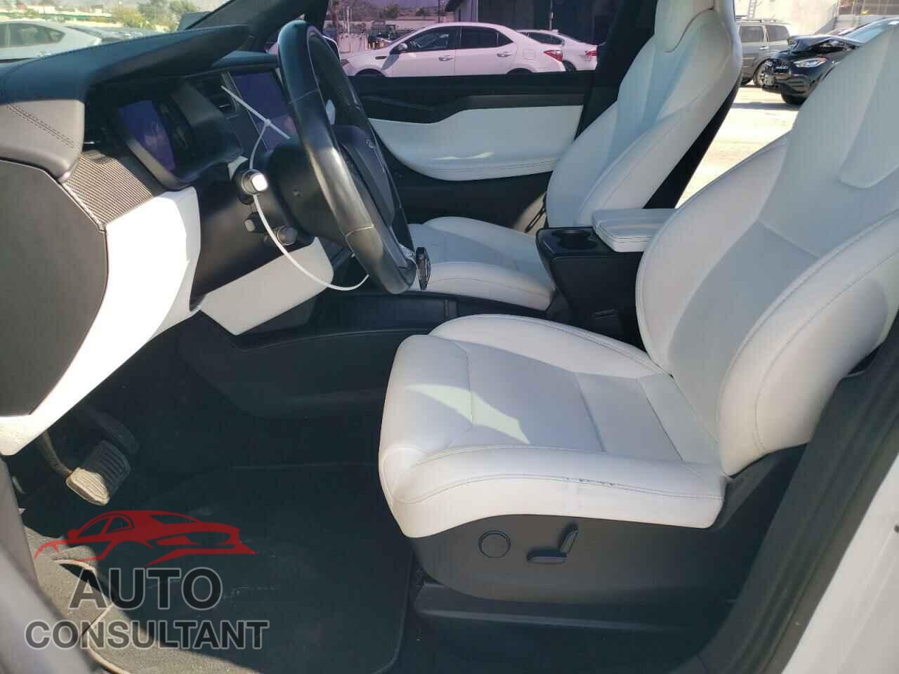 TESLA MODEL X 2018 - 5YJXCAE2XJF109283