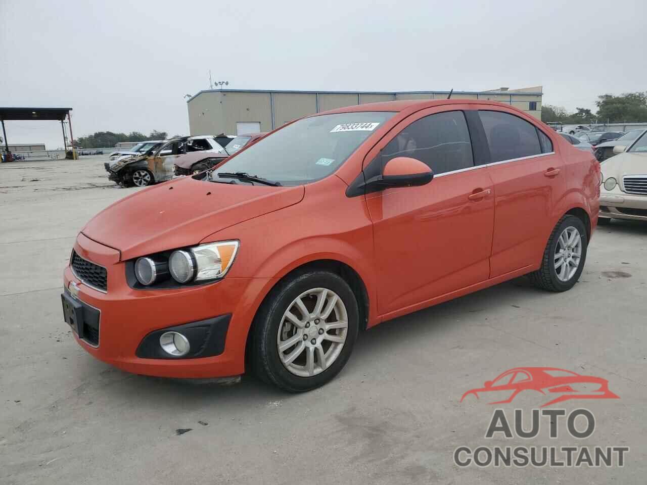 CHEVROLET SONIC 2013 - 1G1JC5SH5D4119102