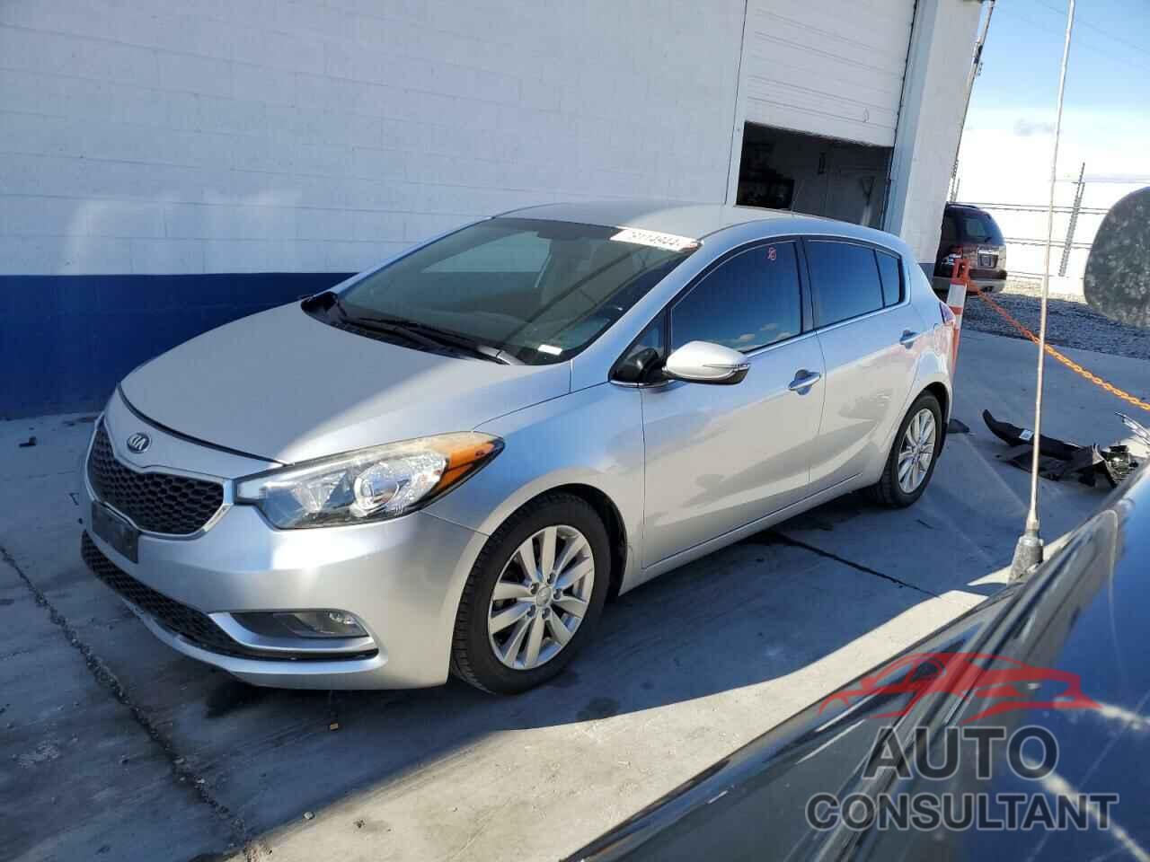 KIA FORTE 2015 - KNAFX5A88F5316830