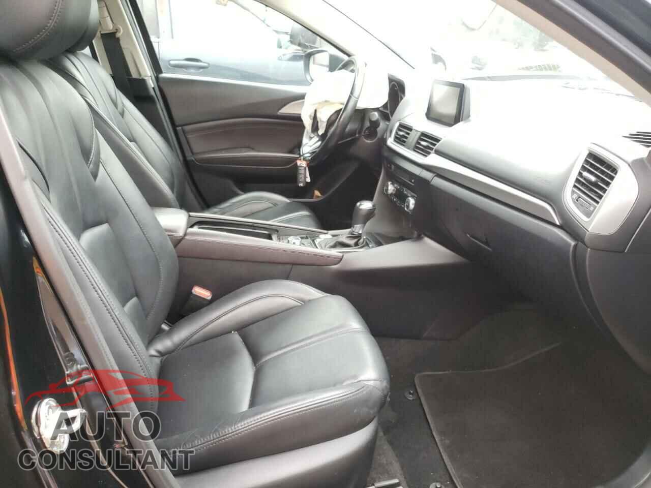 MAZDA 3 2018 - 3MZBN1V32JM213580