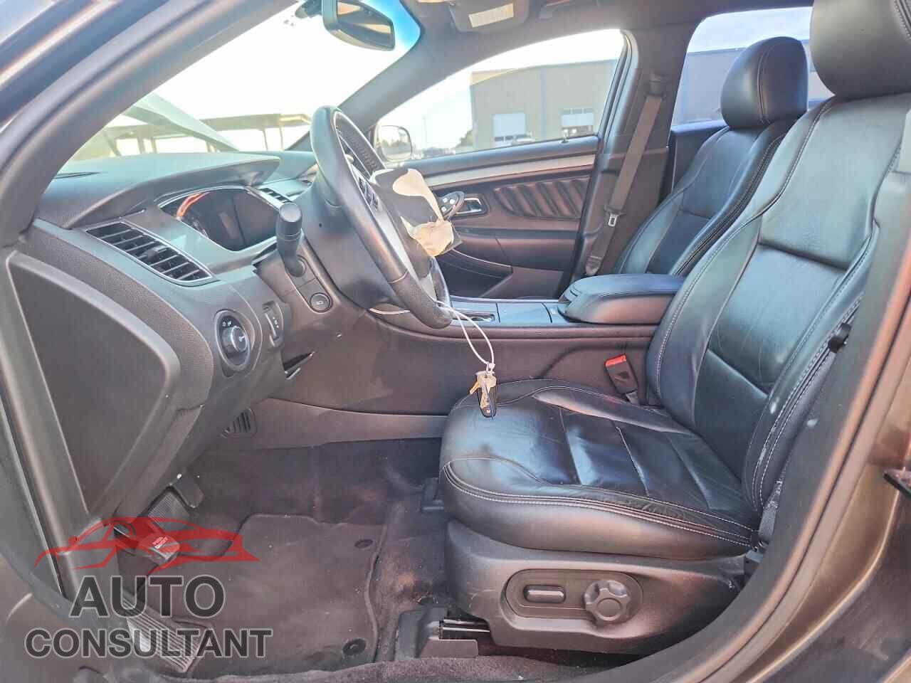 FORD TAURUS 2017 - 1FAHP2E81HG143038
