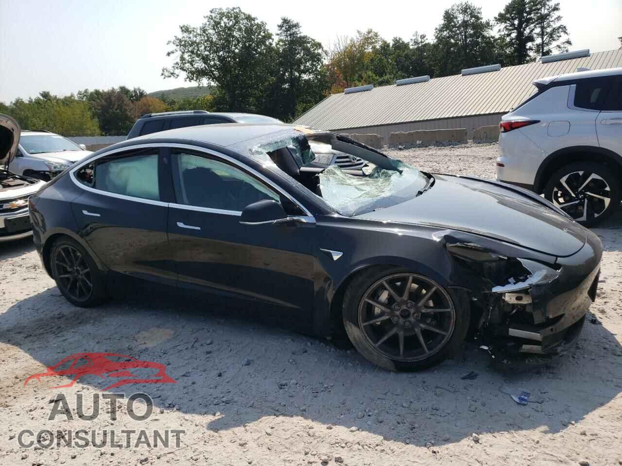 TESLA MODEL 3 2020 - 5YJ3E1EBXLF802916