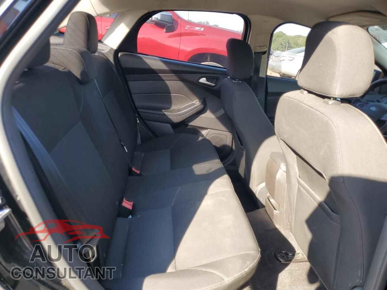 FORD FOCUS 2017 - 1FADP3F24HL268136