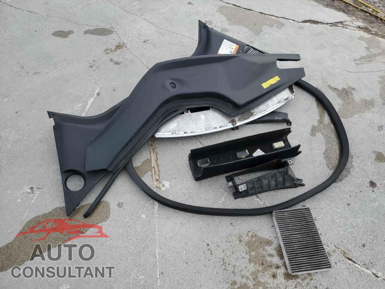 TESLA MODEL S 2013 - 5YJSA1DP6DFP12734