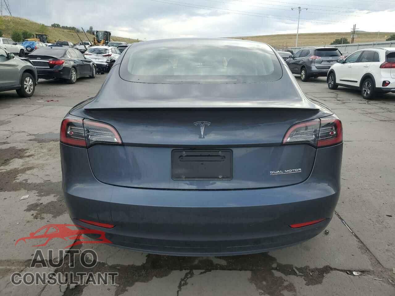 TESLA MODEL 3 2023 - 5YJ3E1ECXPF551135