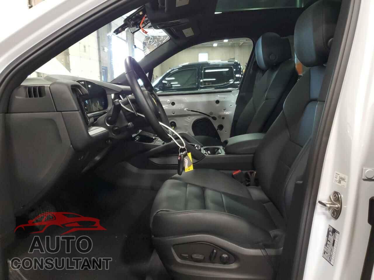 PORSCHE CAYENNE 2024 - WP1AA2AY8RDA00351