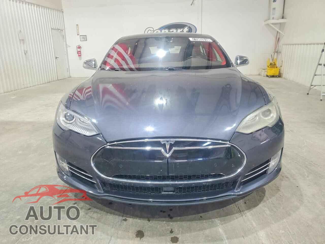 TESLA MODEL S 2014 - 5YJSA1H11EFP64652