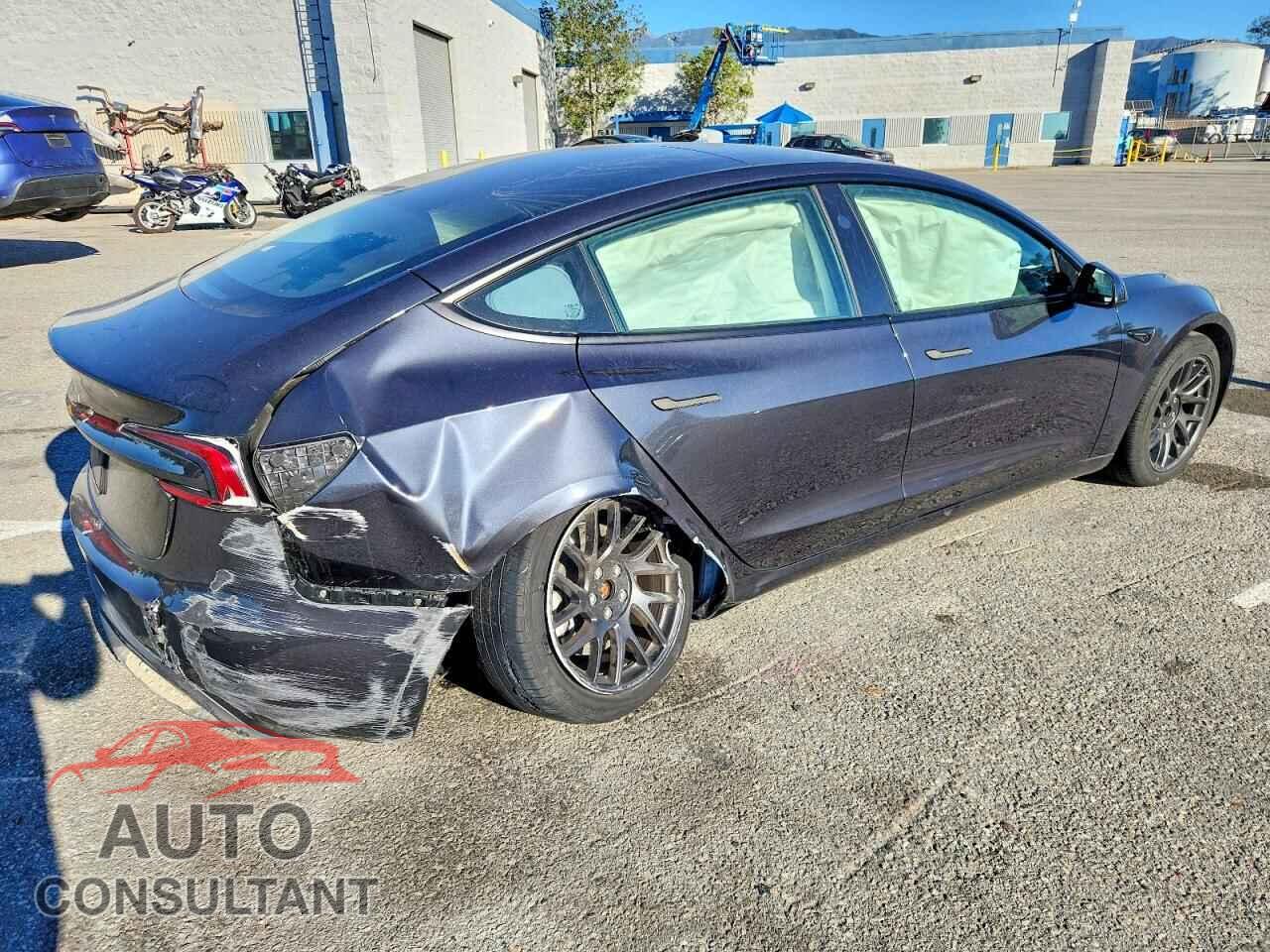 TESLA MODEL 3 2024 - 5YJ3E1EA4RF724343
