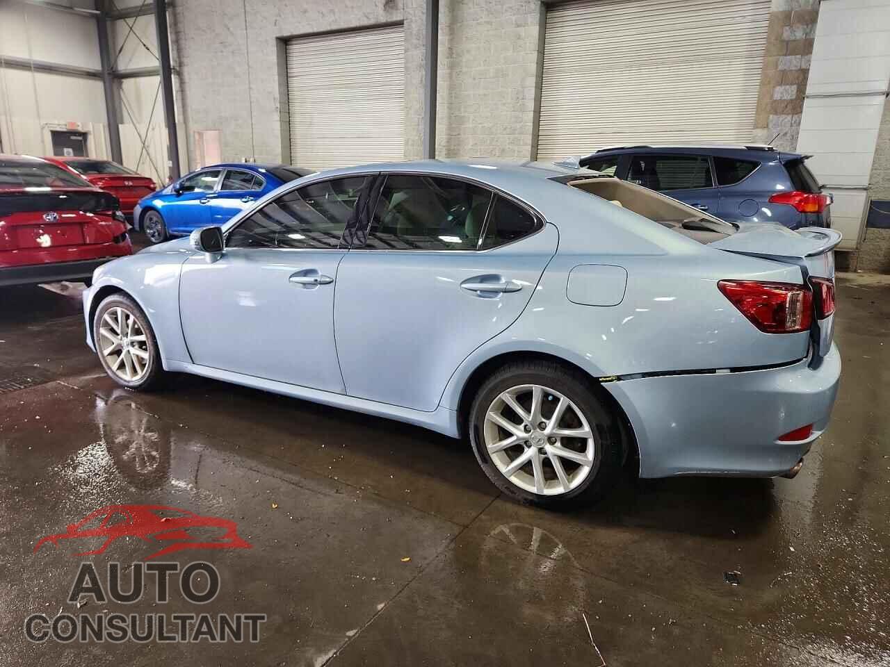 LEXUS IS 2011 - JTHCF5C25B5049513