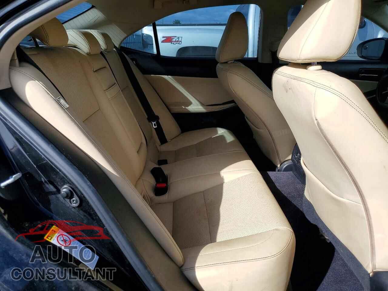 LEXUS IS 2014 - JTHBF1D28E5039985