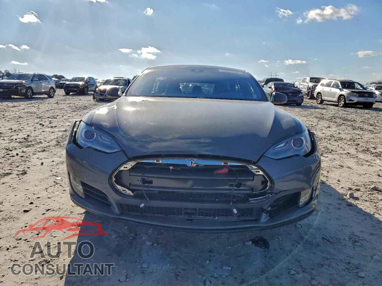 TESLA MODEL S 2015 - 5YJSA1H24FF084352