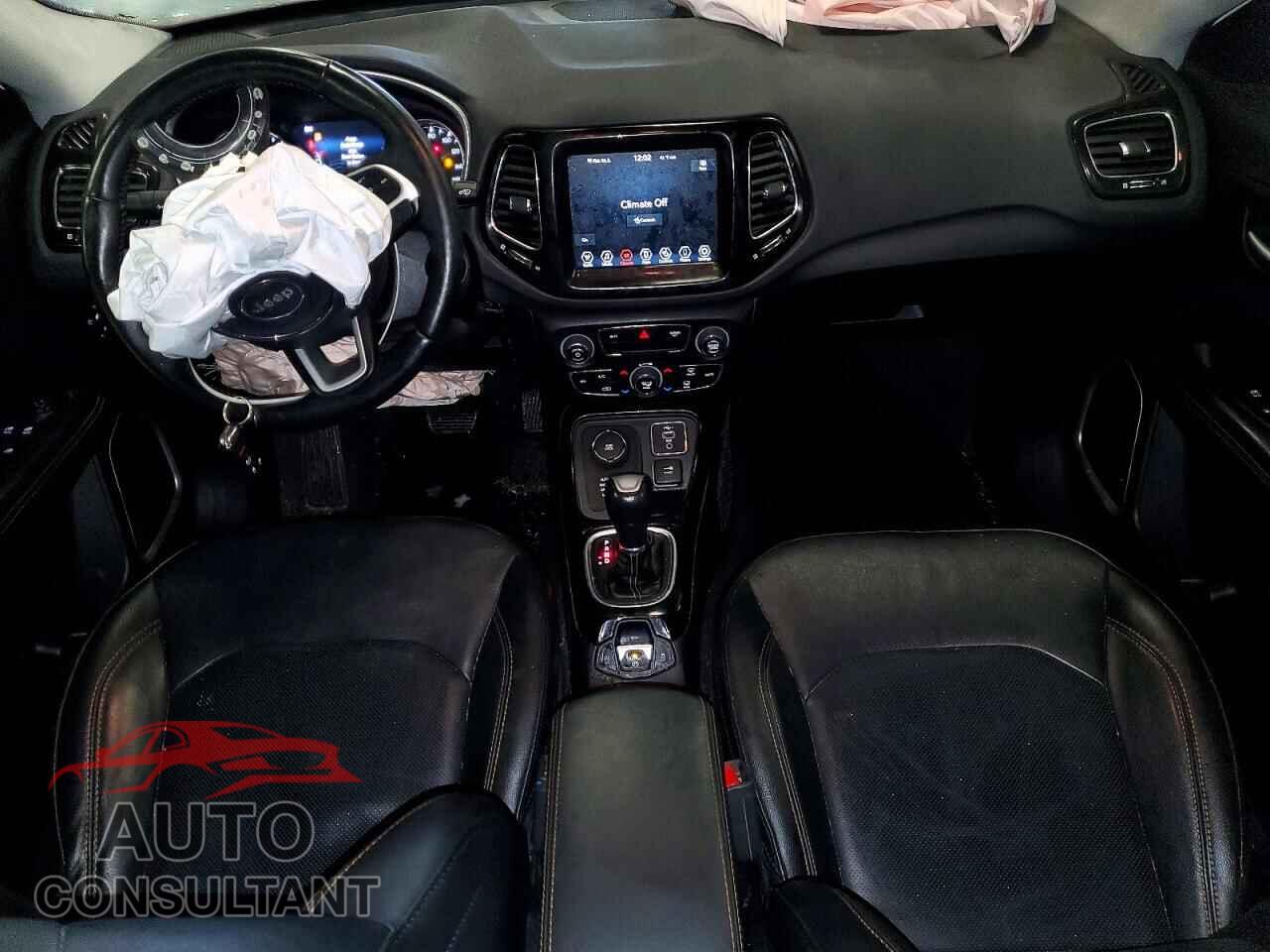 JEEP COMPASS 2019 - 3C4NJDCB3KT672437
