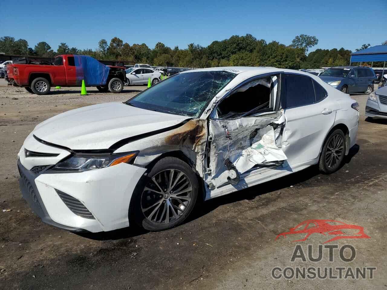 TOYOTA CAMRY 2018 - 4T1B11HK3JU030052