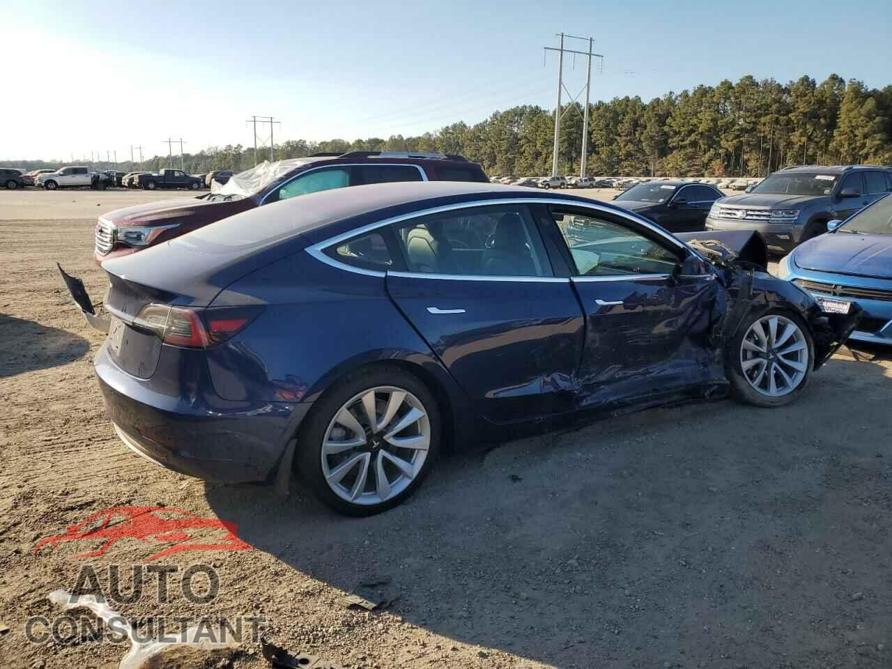TESLA MODEL 3 2018 - 5YJ3E1EA0JF004705