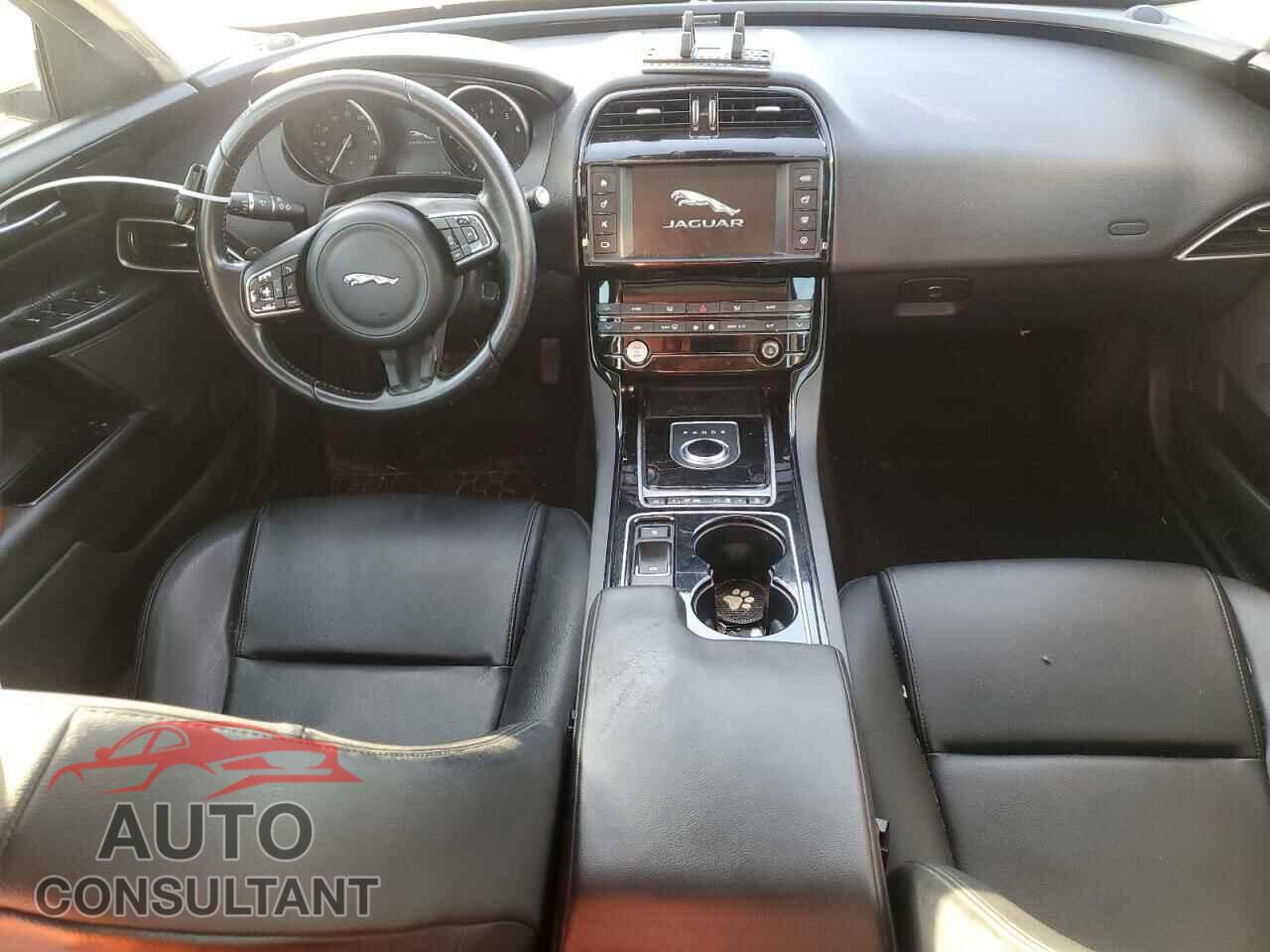 JAGUAR XE 2017 - SAJAR4BG3HA977281