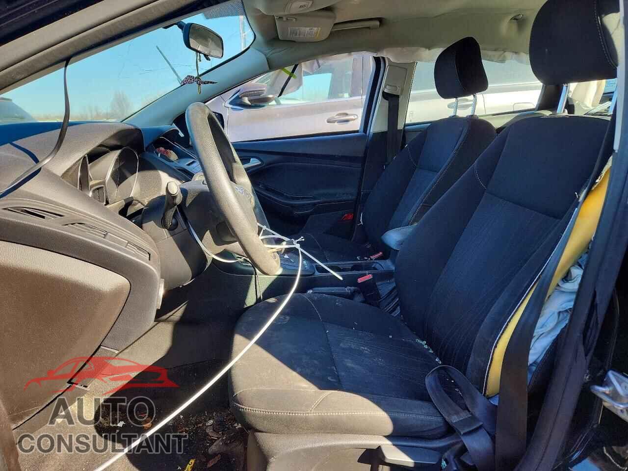 FORD FOCUS 2017 - 1FADP3F28HL323414