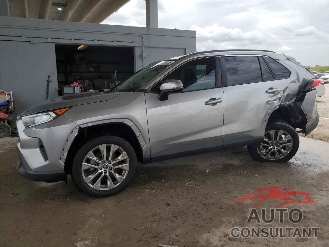 TOYOTA RAV4 2021 - 2T3C1RFV7MC107471
